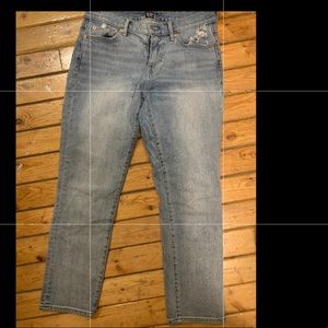 GAP BOYFRIEND JEANS  Size 4/27